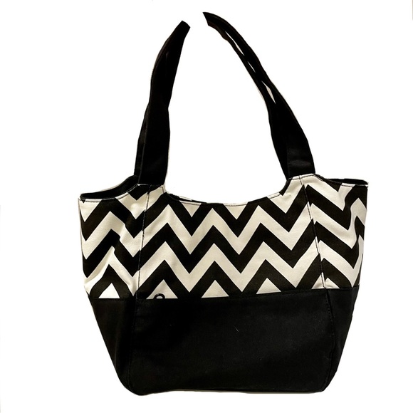 Handbags - BLACK & WHITE CHEVRON TOTE BAG